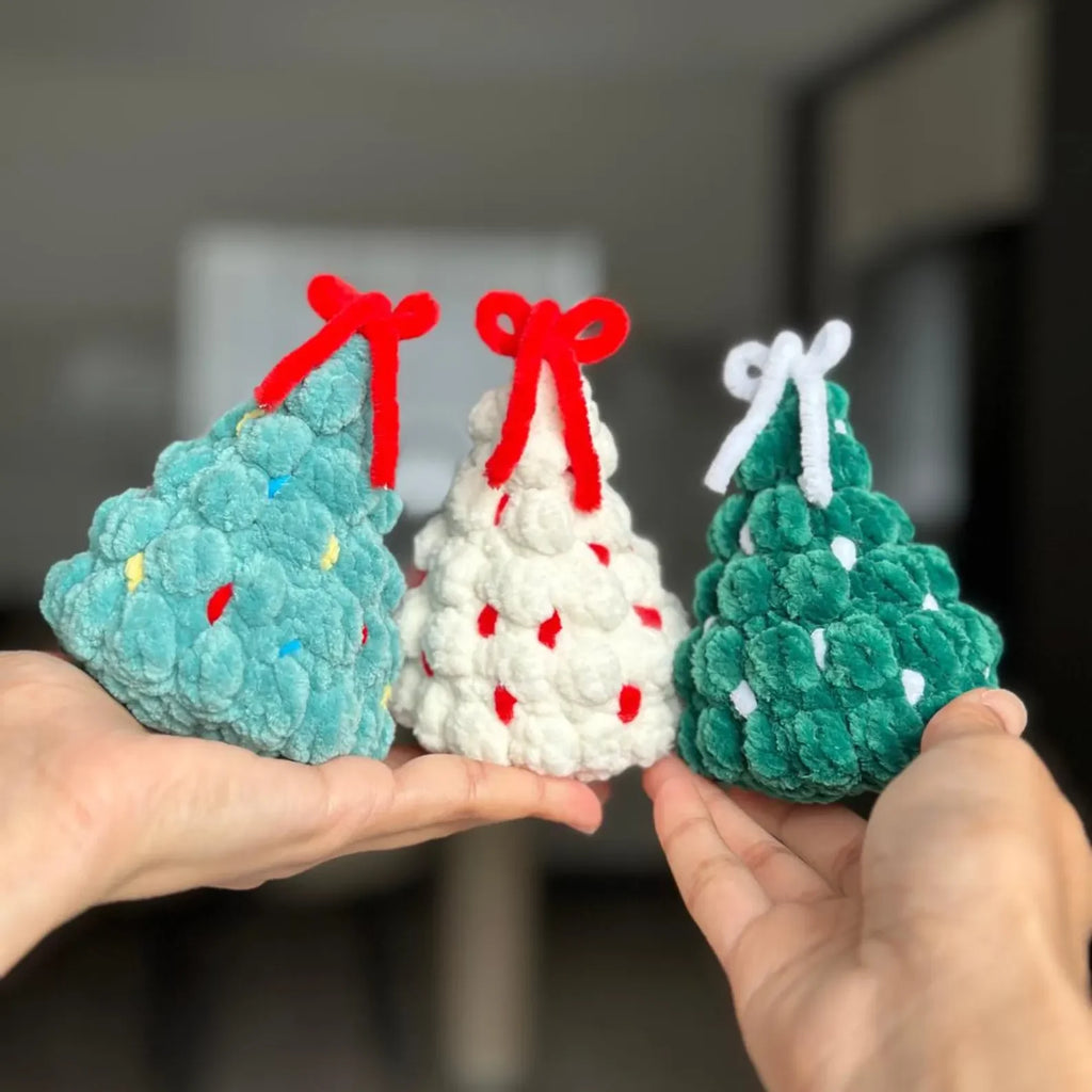 no-sew christmas tree plushie crochet pattern